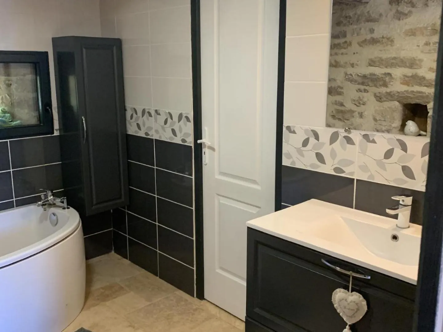 Gite De Charme 6 Pers Avec Spa Prive Faycelles 0*,  フランス